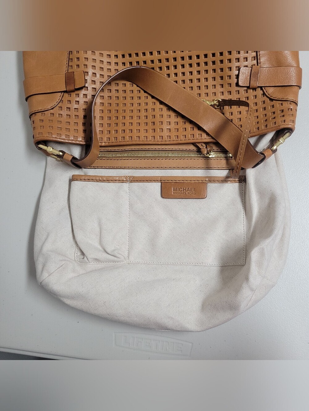 MICHAEL Michael Kors Yatcht Club Woven Leather Shoulder Bag. - Picture 7 of 16